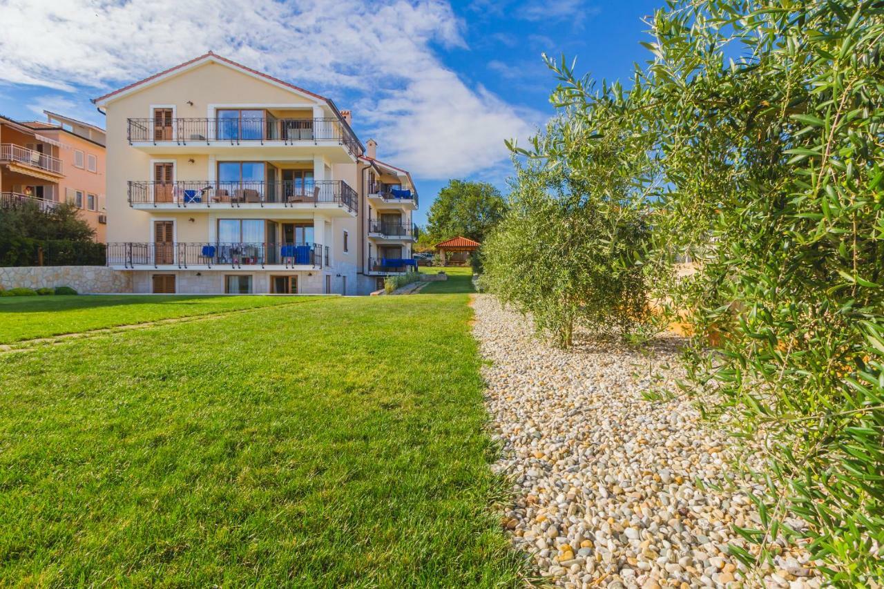 Luxury Apartments Villa Matea 1 Малинска Экстерьер фото