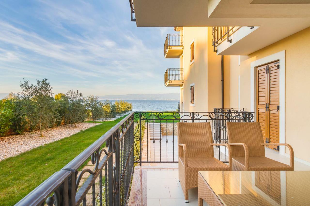 Luxury Apartments Villa Matea 1 Малинска Экстерьер фото