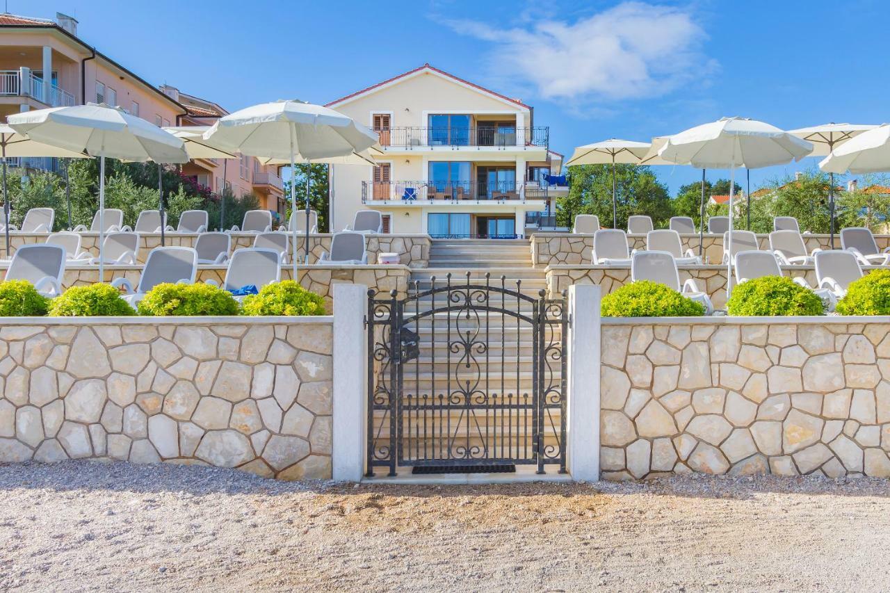 Luxury Apartments Villa Matea 1 Малинска Экстерьер фото