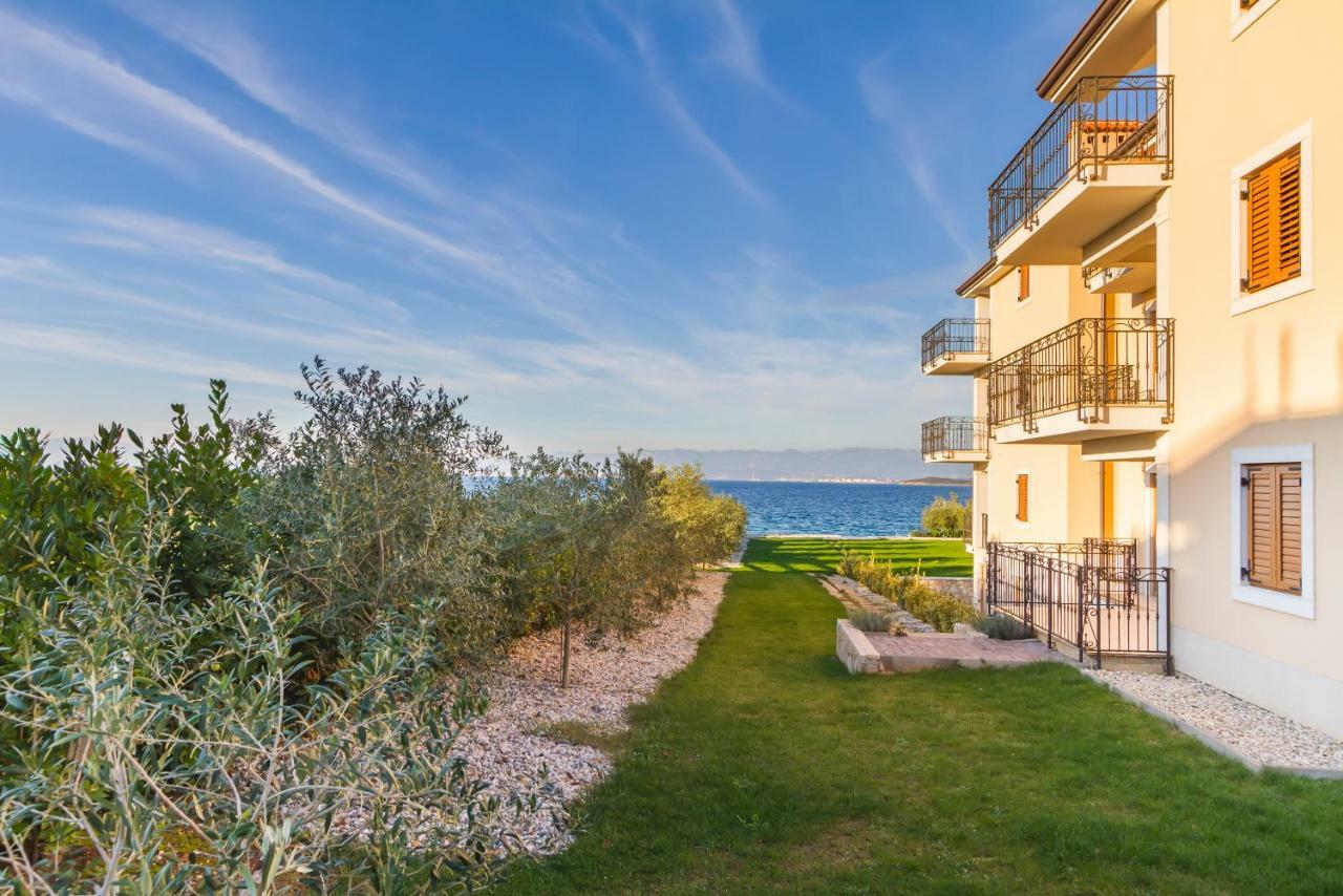 Luxury Apartments Villa Matea 1 Малинска Экстерьер фото