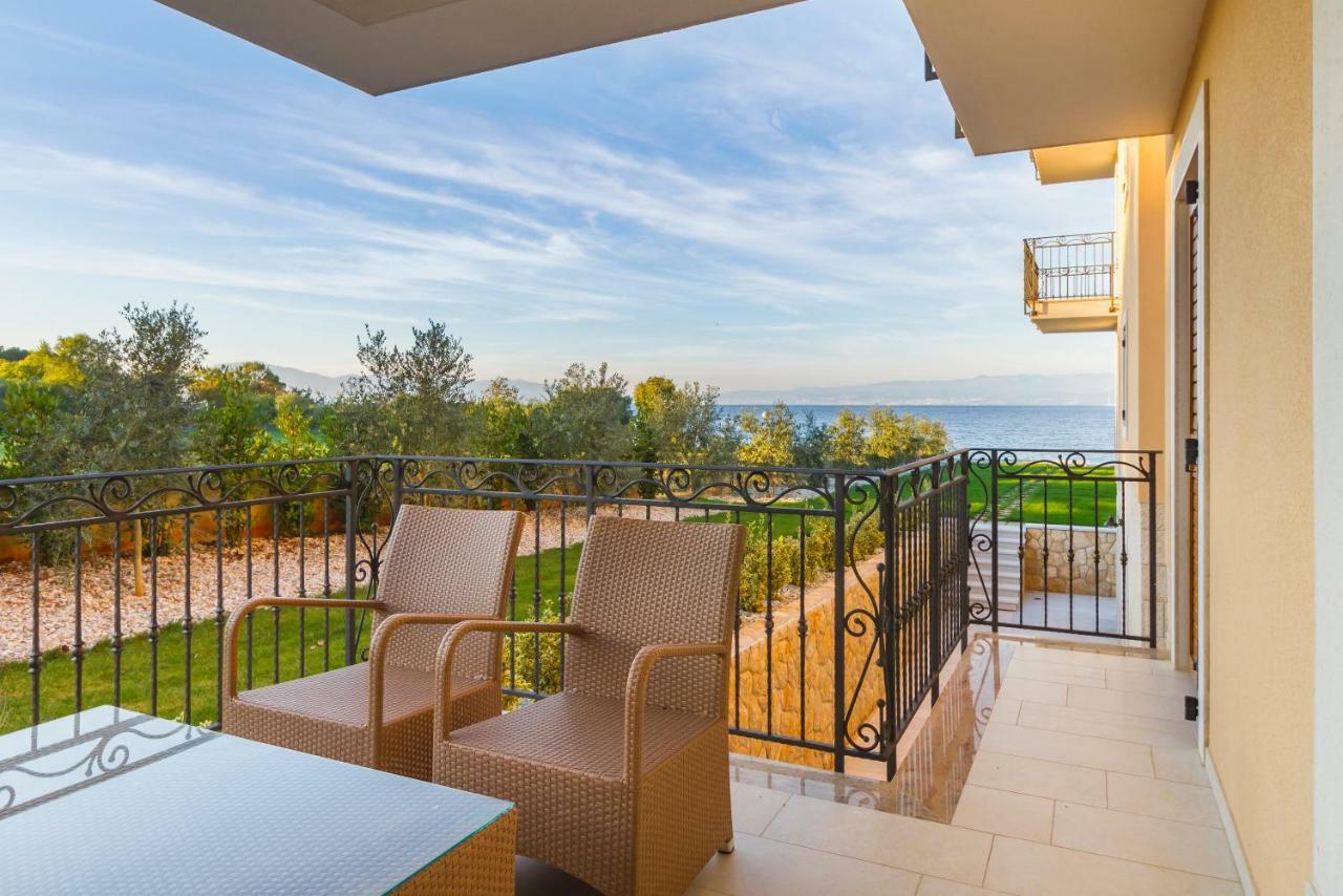 Luxury Apartments Villa Matea 1 Малинска Экстерьер фото